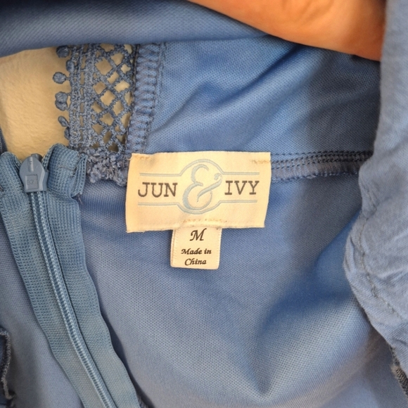 Jun & Ivy Blue Sleeveless Ruffle Blouse – Size M - Picture 4 of 5